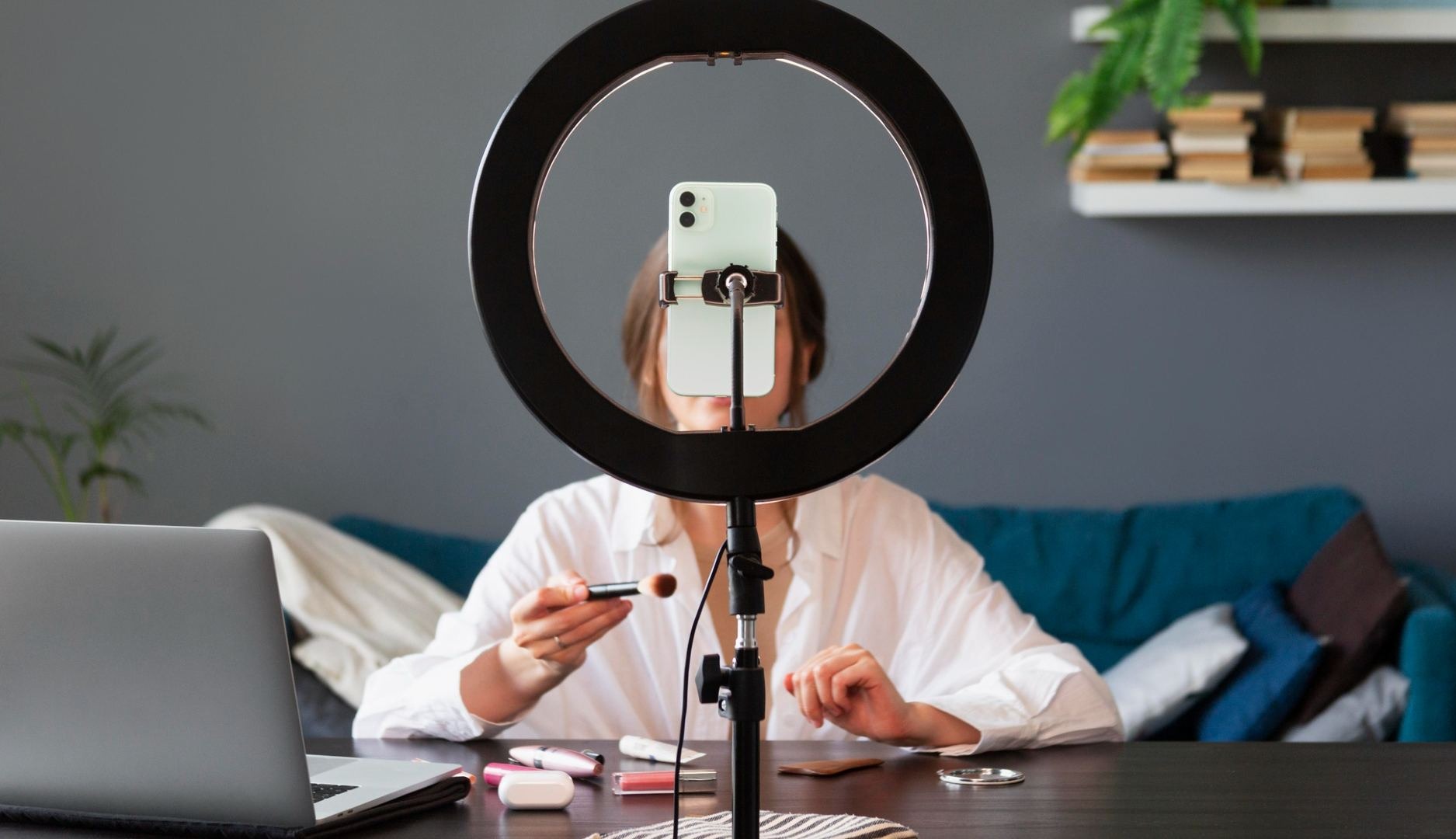 Kdo je influencer a jak ovlivňuje naše nákupní chování?