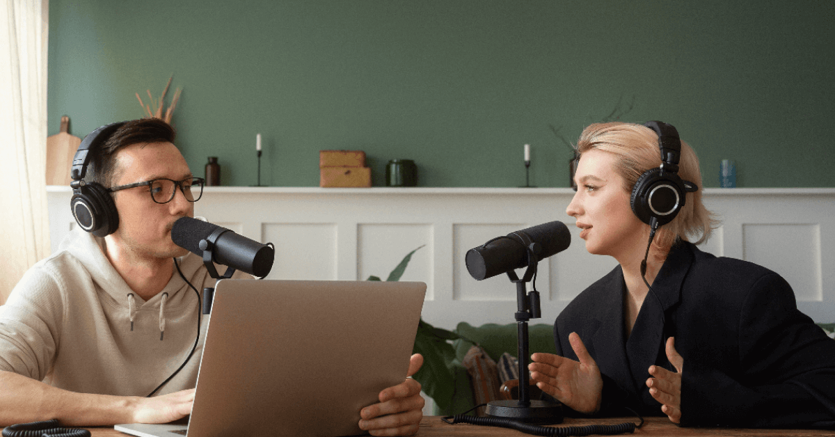 TOP podcasty 2025: Slovensko, Česko a svet